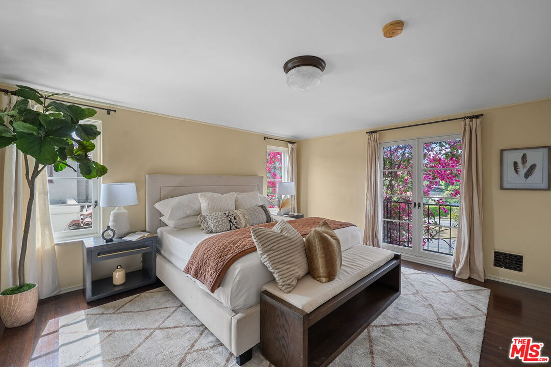 1308 San Vicente Blvd