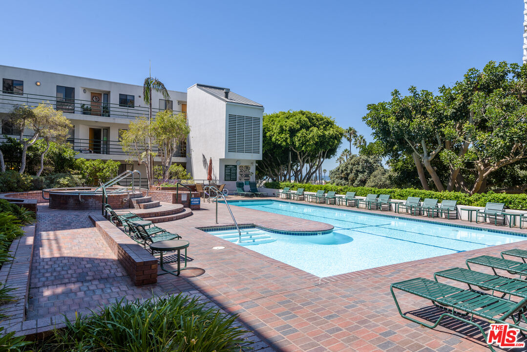 2960 Neilson Way Unit: 404