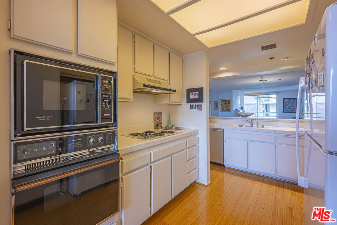 2960 Neilson Way Unit: 404