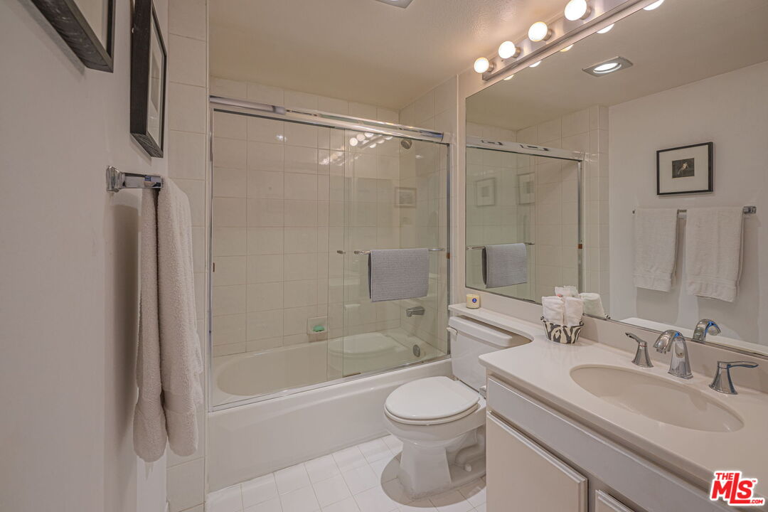 2960 Neilson Way Unit: 404