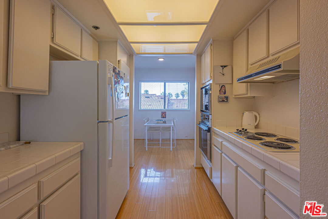 2960 Neilson Way Unit: 404