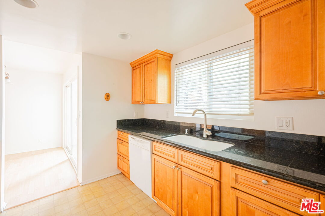 1544 Stanford St Unit: 5