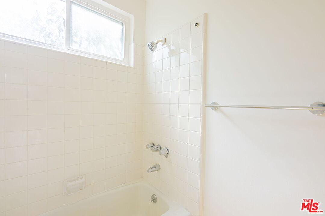 1544 Stanford St Unit: 5