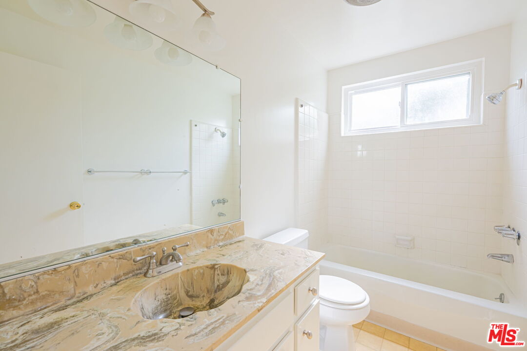 1544 Stanford St Unit: 5