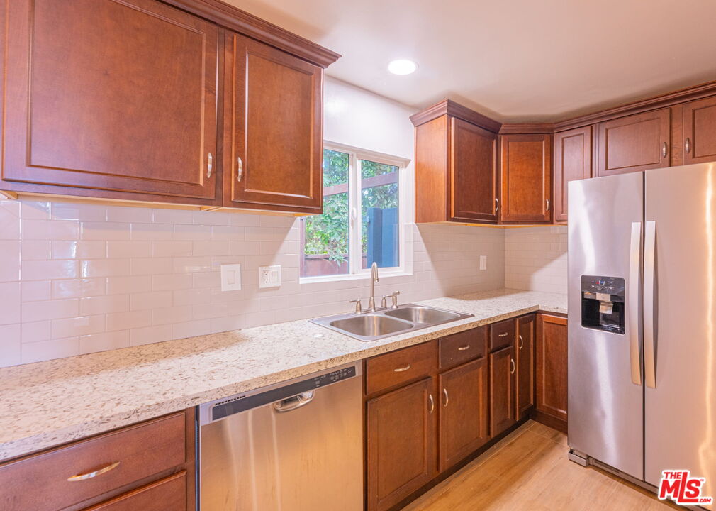 2625 6th St Unit: 1