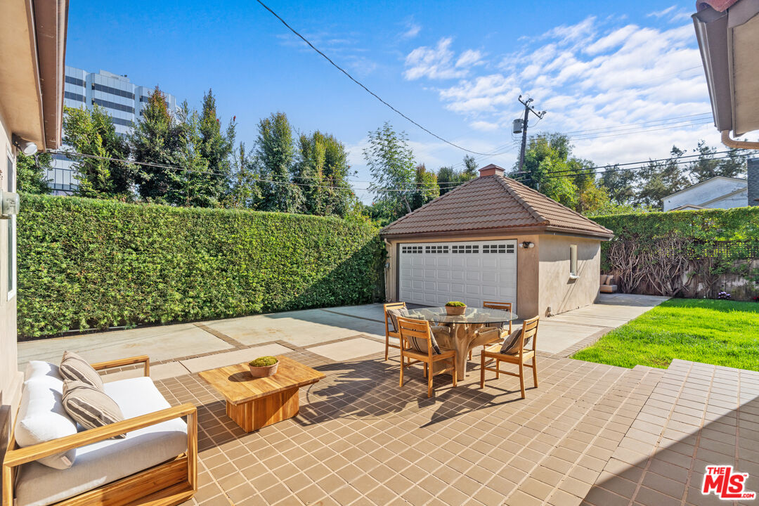 1149 S Carmelina Ave