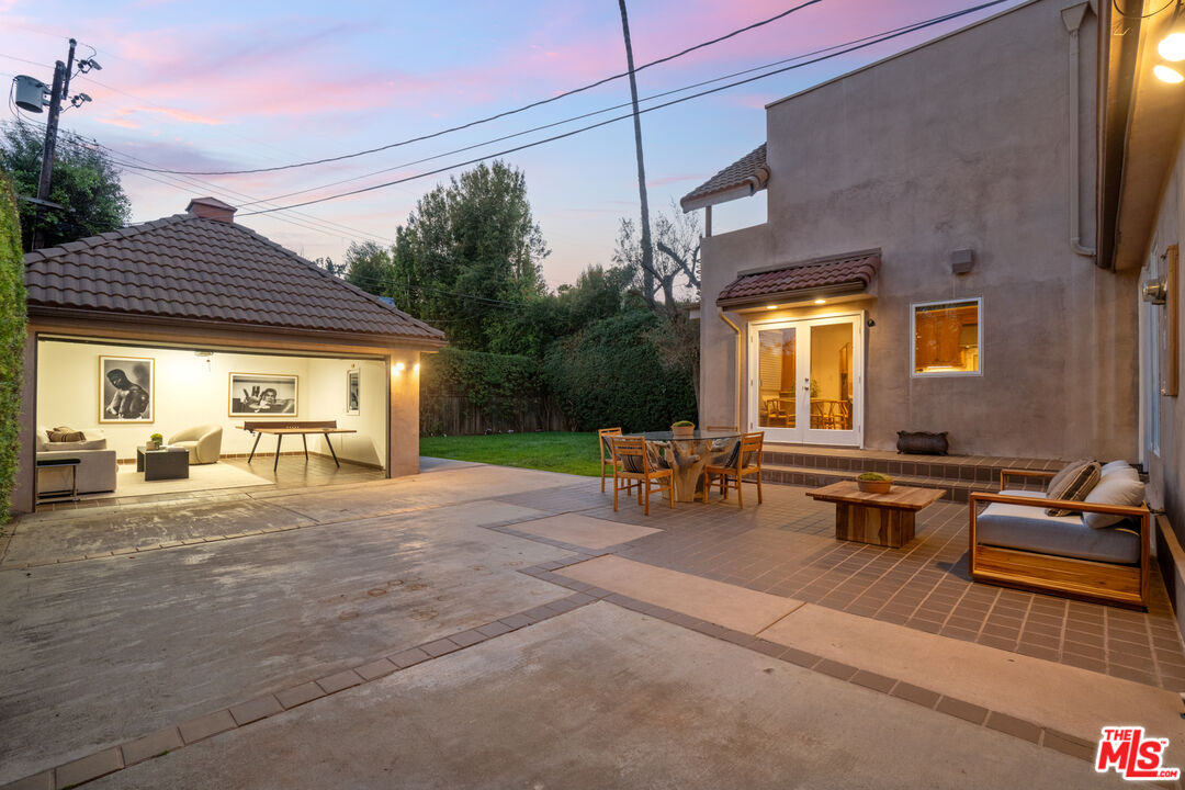 1149 S Carmelina Ave