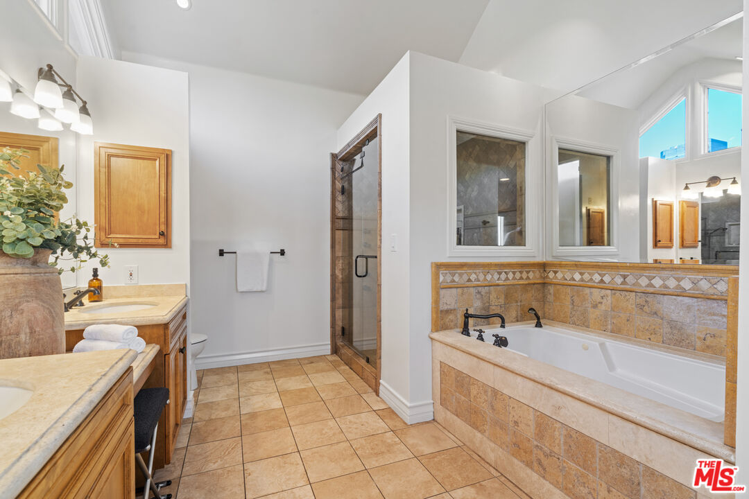 1149 S Carmelina Ave