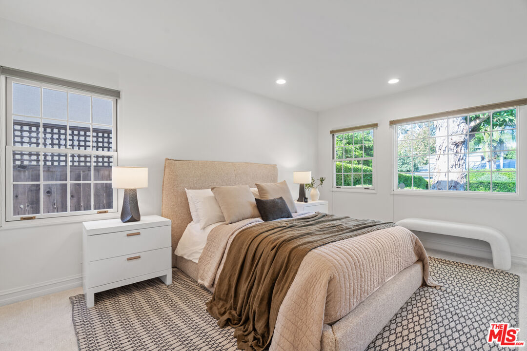 1149 S Carmelina Ave