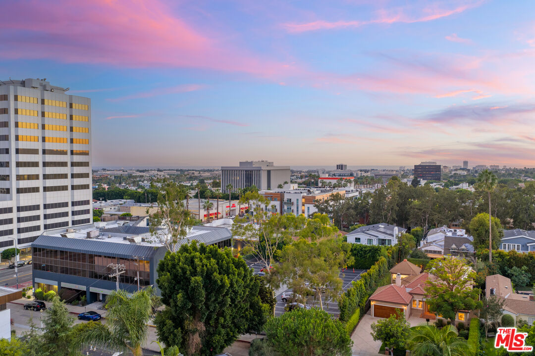 1149 S Carmelina Ave