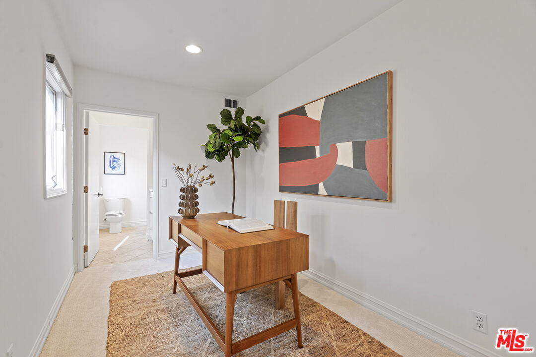 1149 S Carmelina Ave