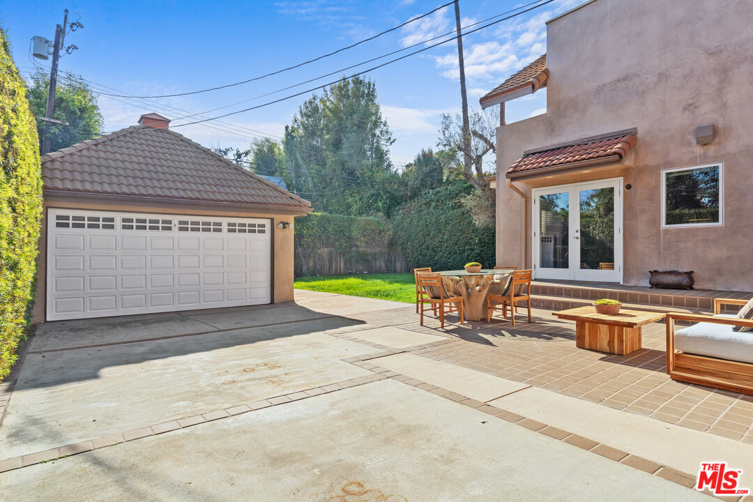 1149 S Carmelina Ave