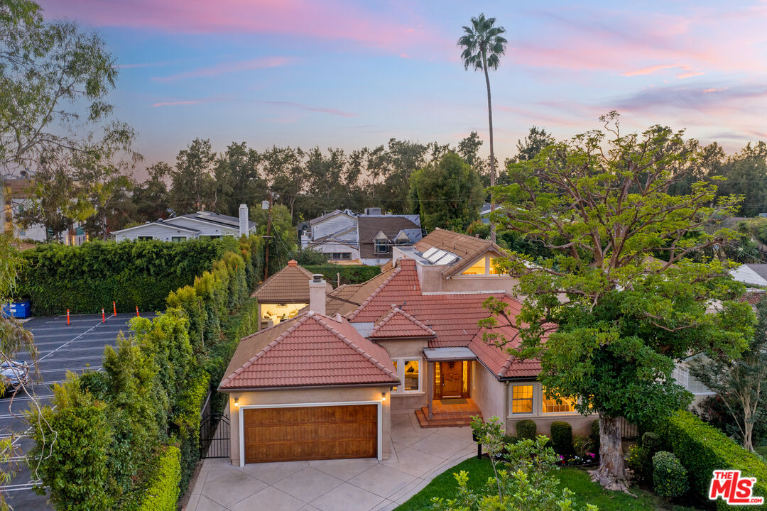 1149 S Carmelina Ave