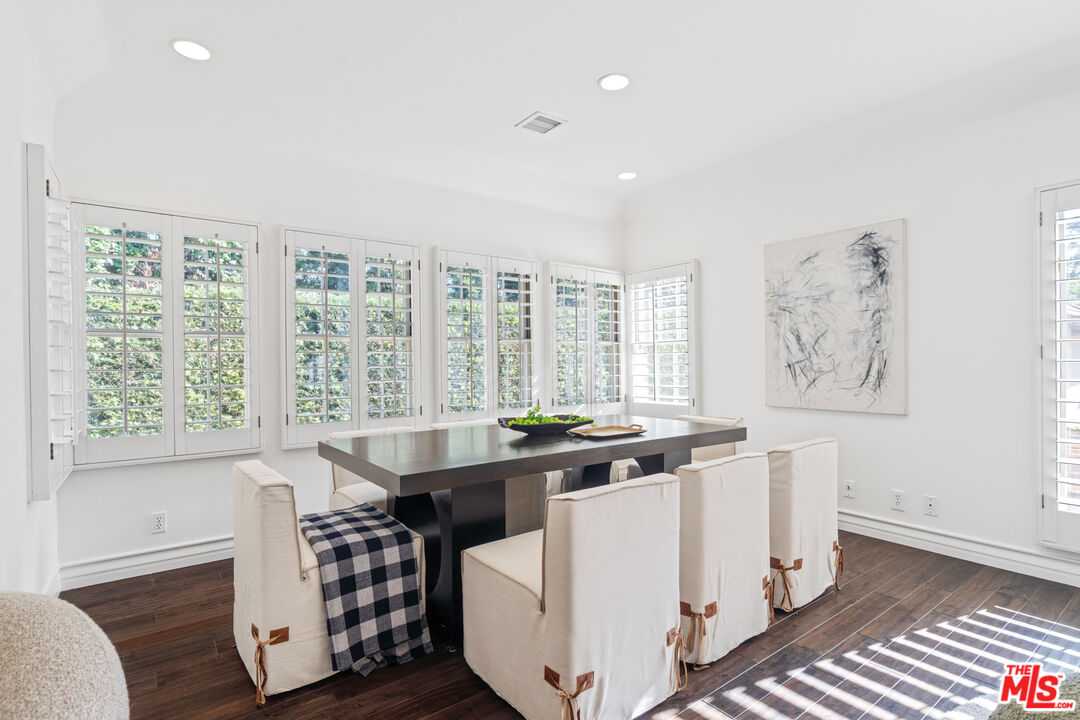 1149 S Carmelina Ave