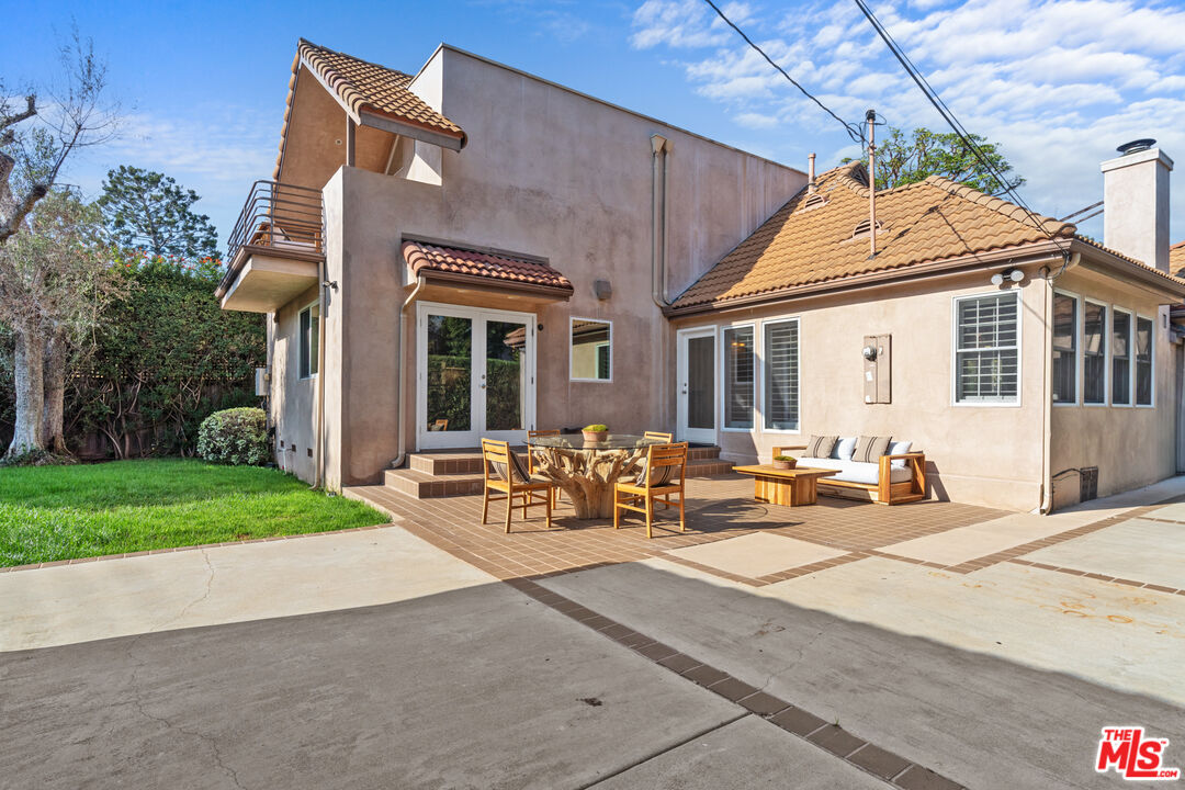 1149 S Carmelina Ave