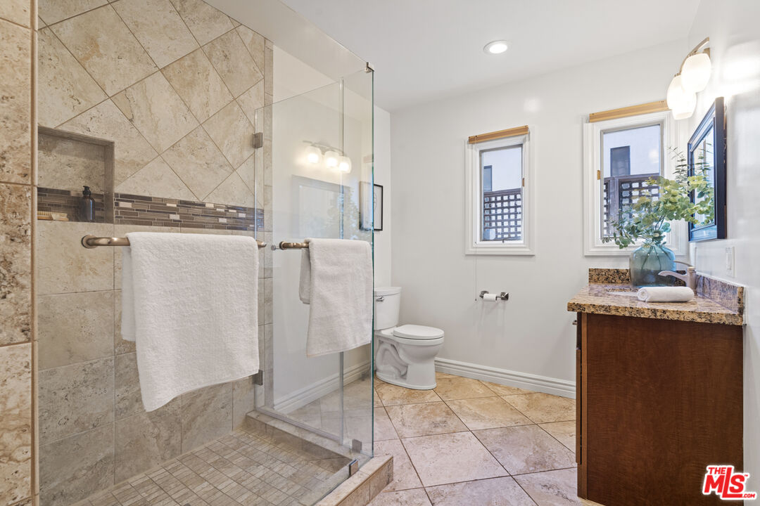 1149 S Carmelina Ave