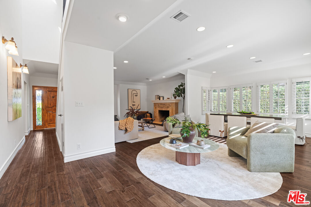 1149 S Carmelina Ave