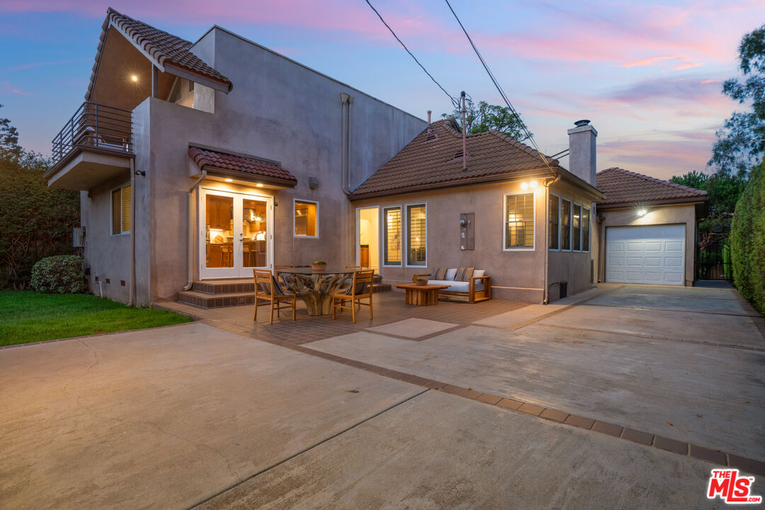 1149 S Carmelina Ave