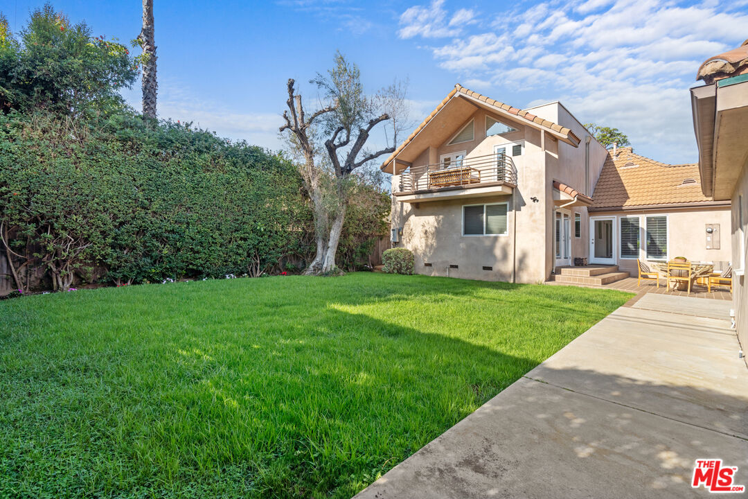 1149 S Carmelina Ave