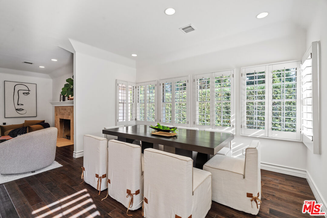 1149 S Carmelina Ave