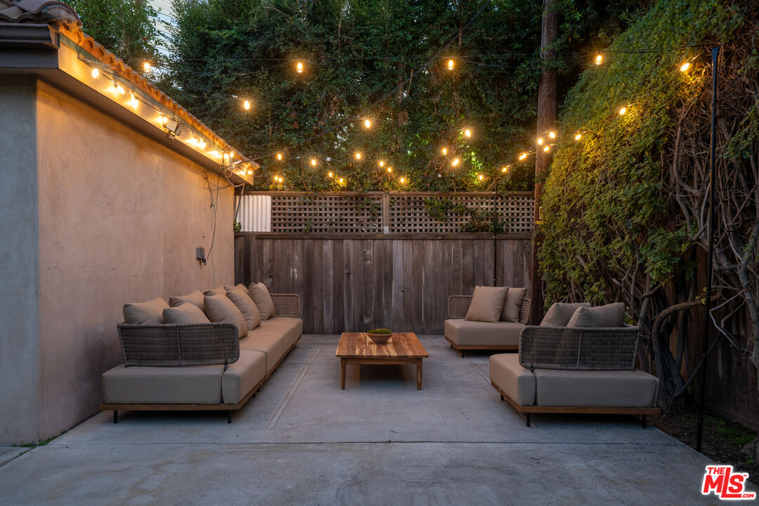 1149 S Carmelina Ave