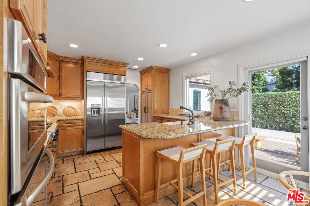 1149 S Carmelina Ave