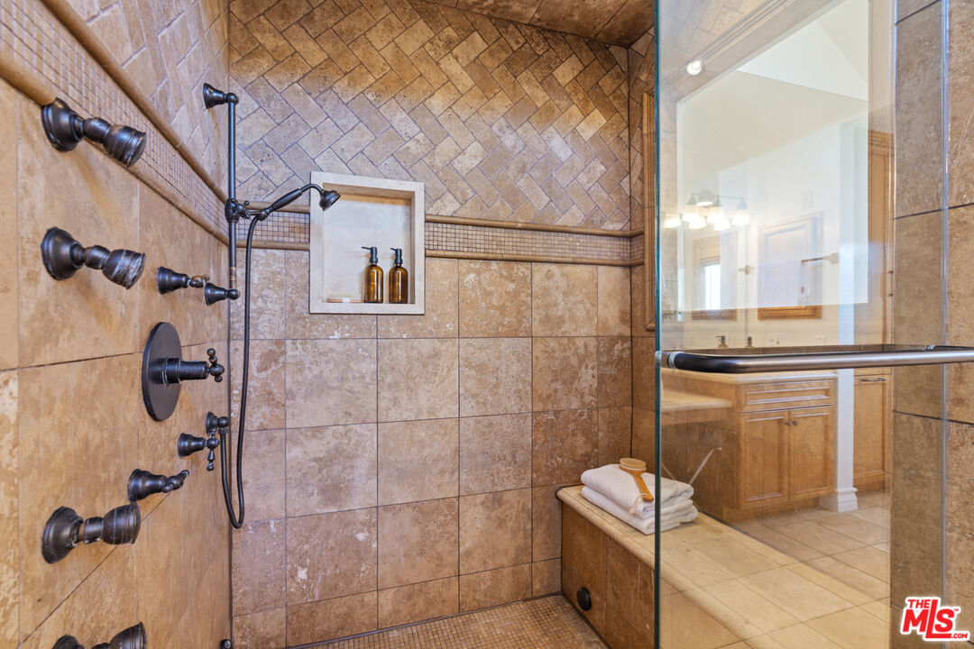 1149 S Carmelina Ave