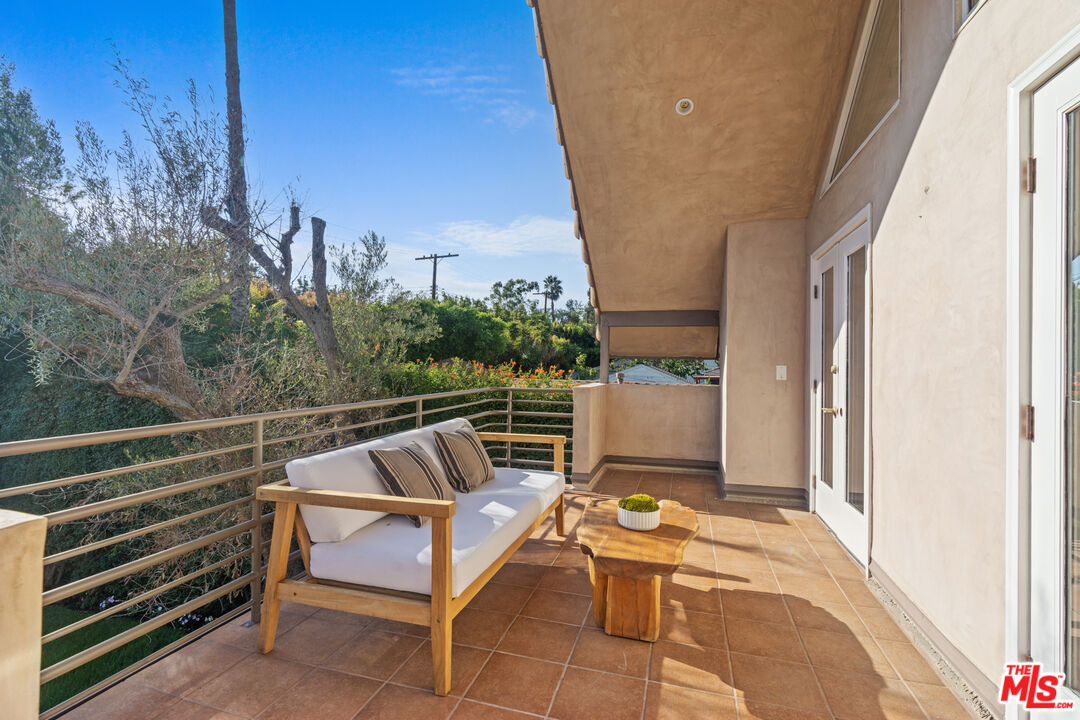 1149 S Carmelina Ave