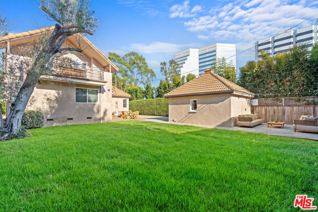 1149 S Carmelina Ave