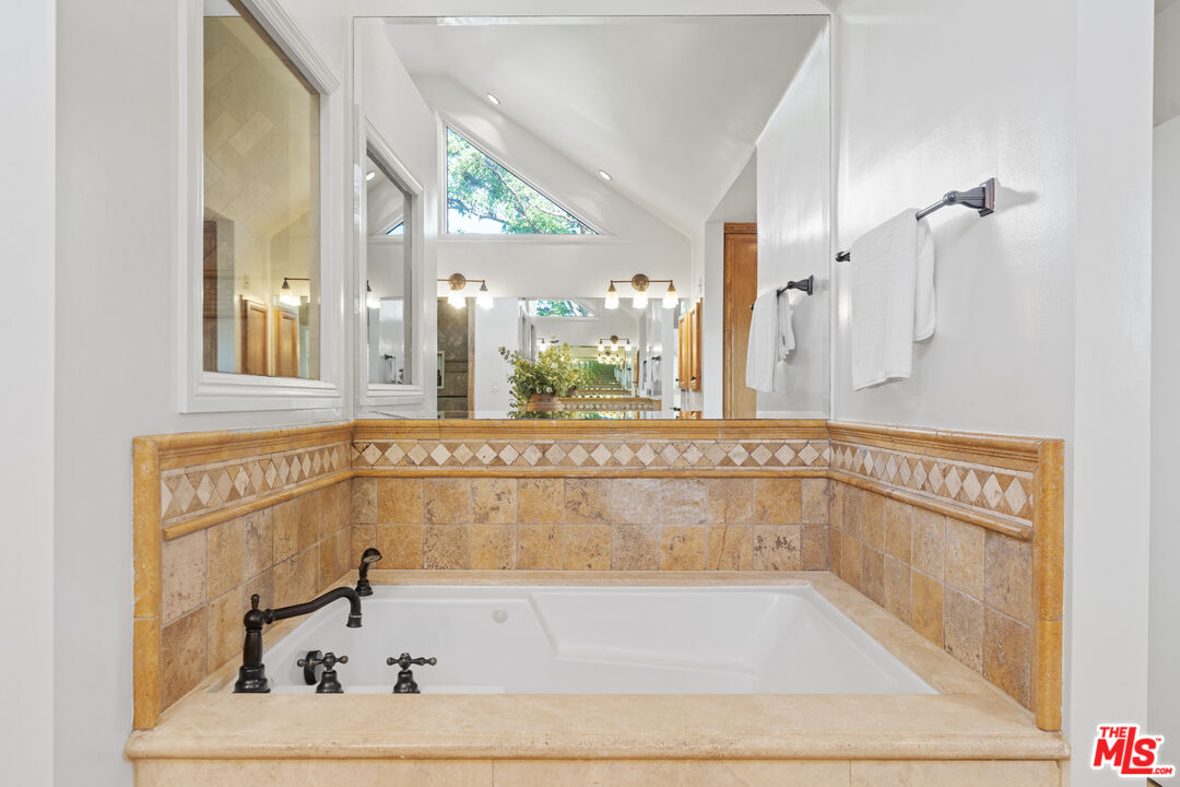 1149 S Carmelina Ave