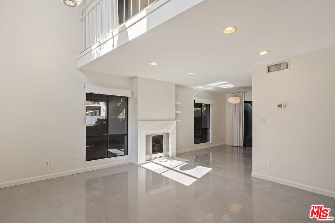 3010 COLORADO AVE Unit: 1