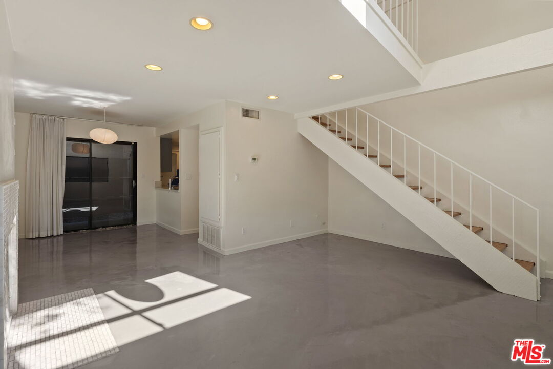 3010 COLORADO AVE Unit: 1
