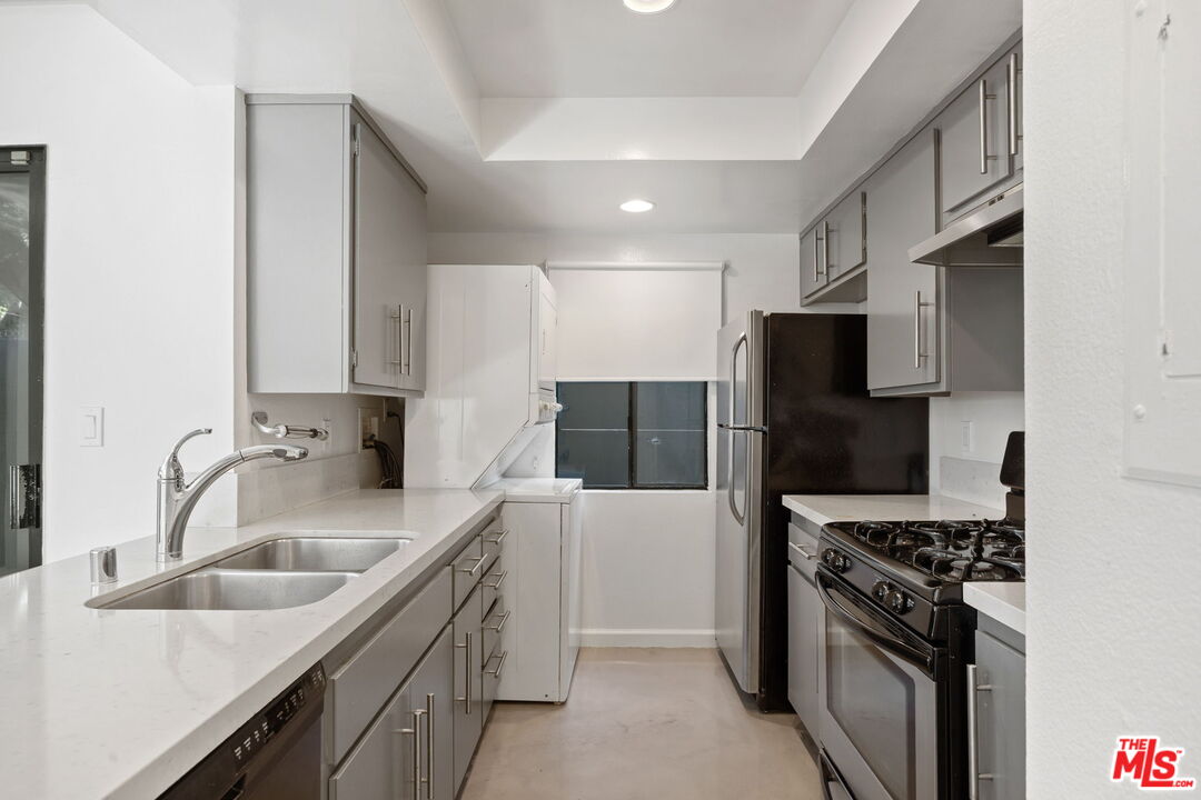 3010 COLORADO AVE Unit: 1