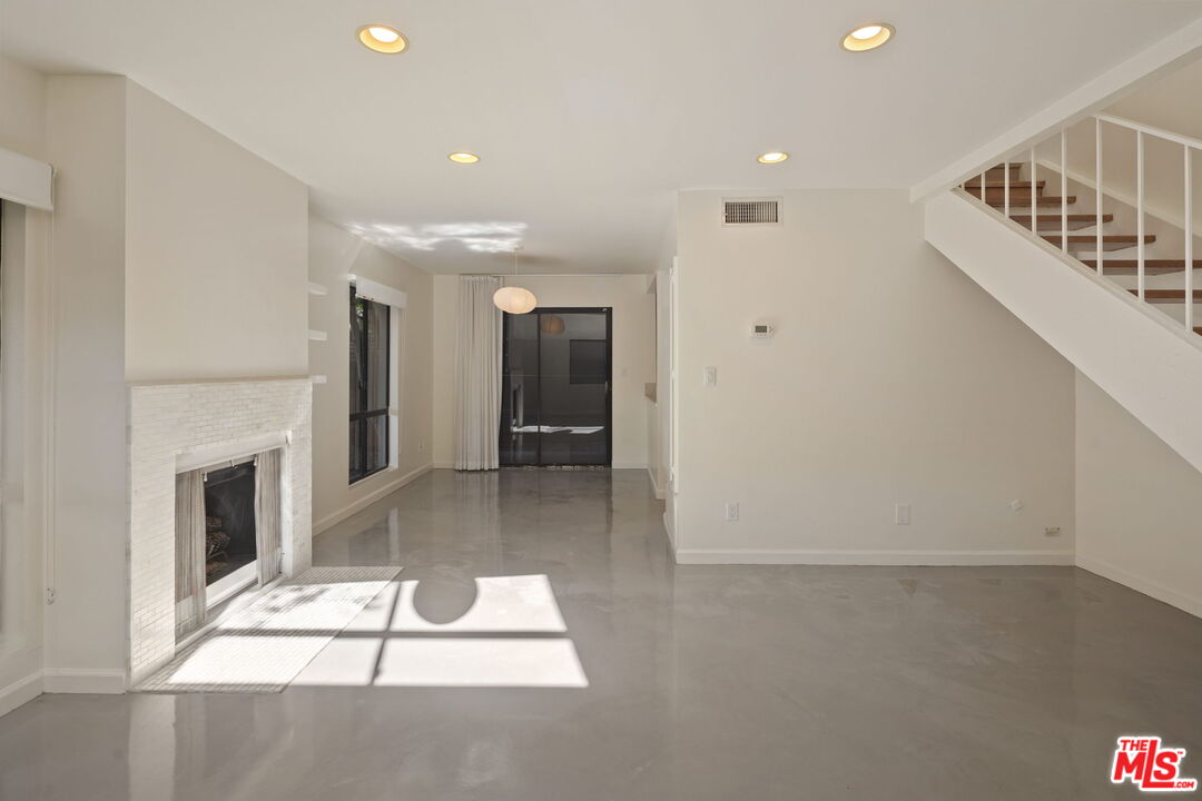 3010 COLORADO AVE Unit: 1