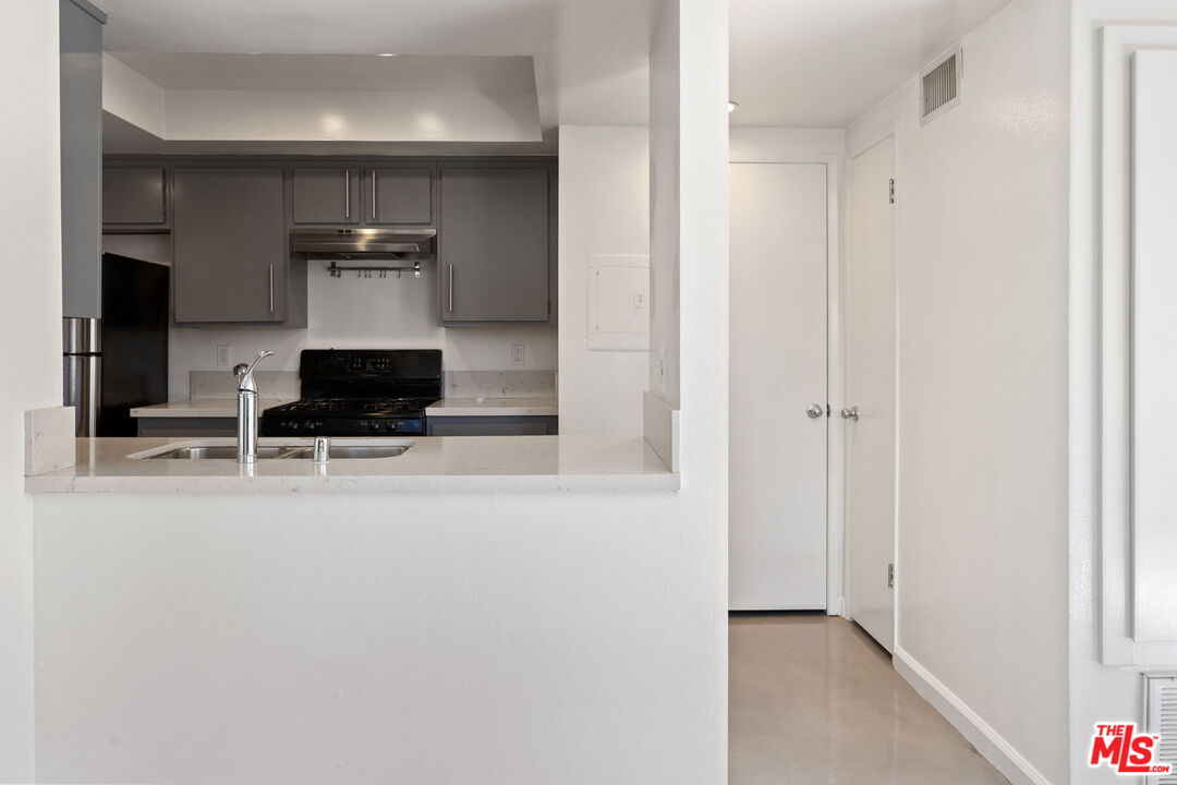 3010 COLORADO AVE Unit: 1