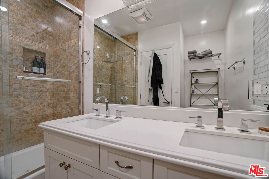 1017 2nd St Unit: 301