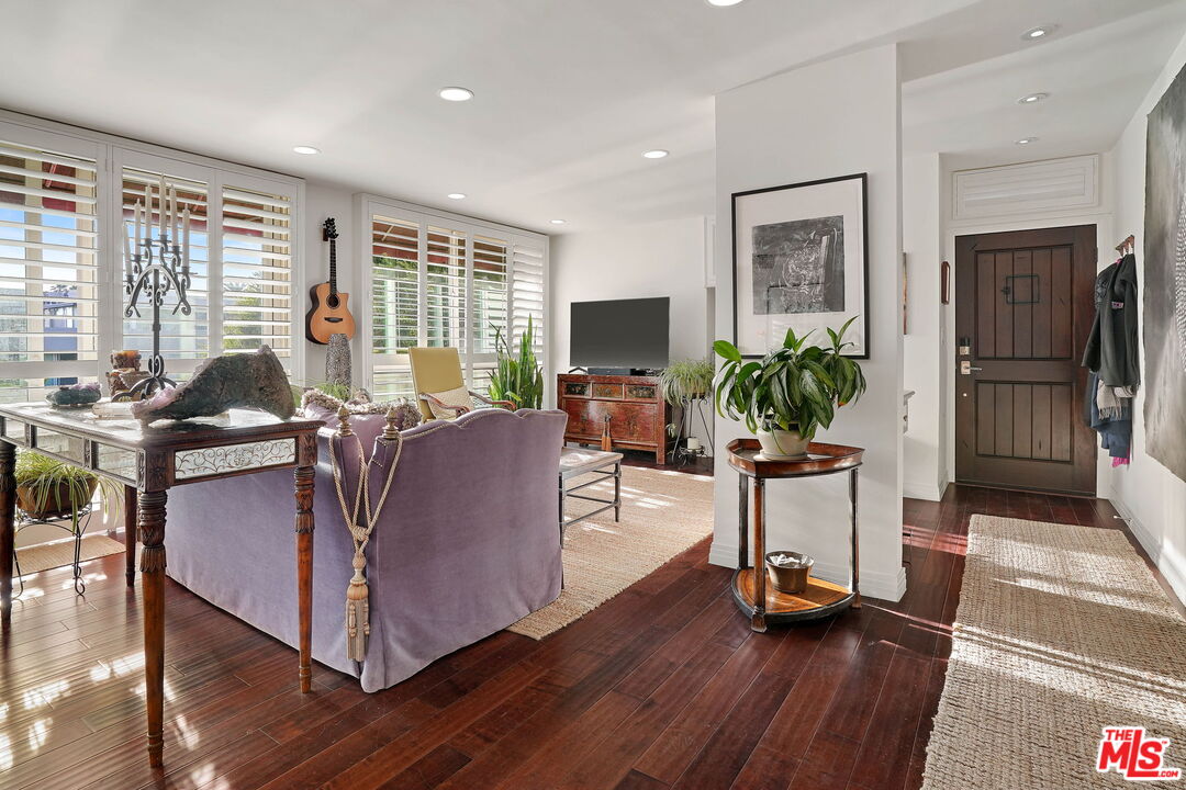 1017 2nd St Unit: 301