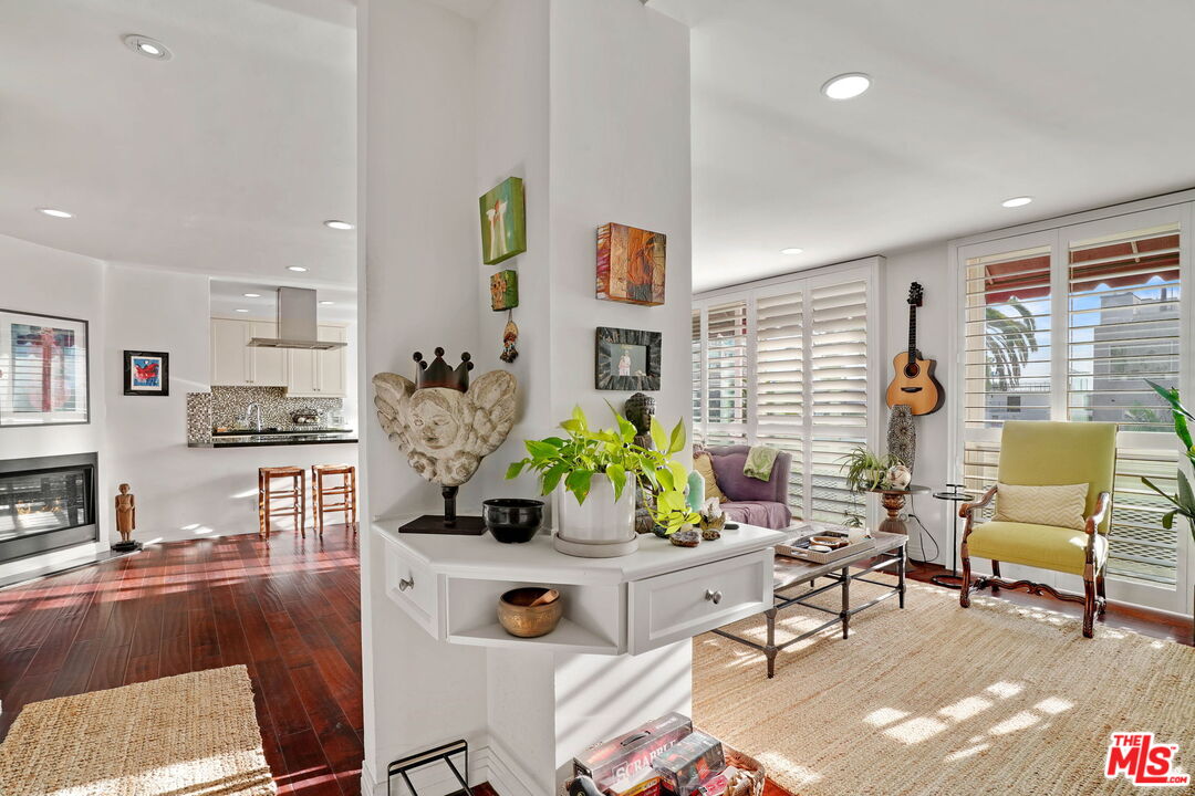 1017 2nd St Unit: 301