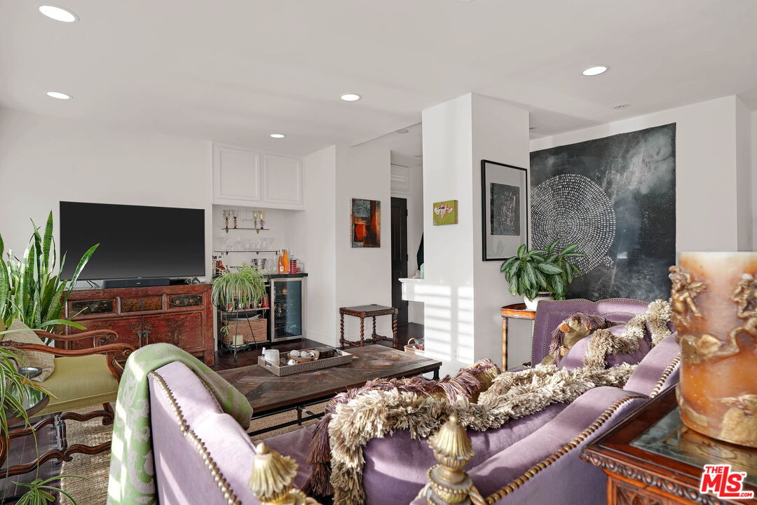 1017 2nd St Unit: 301