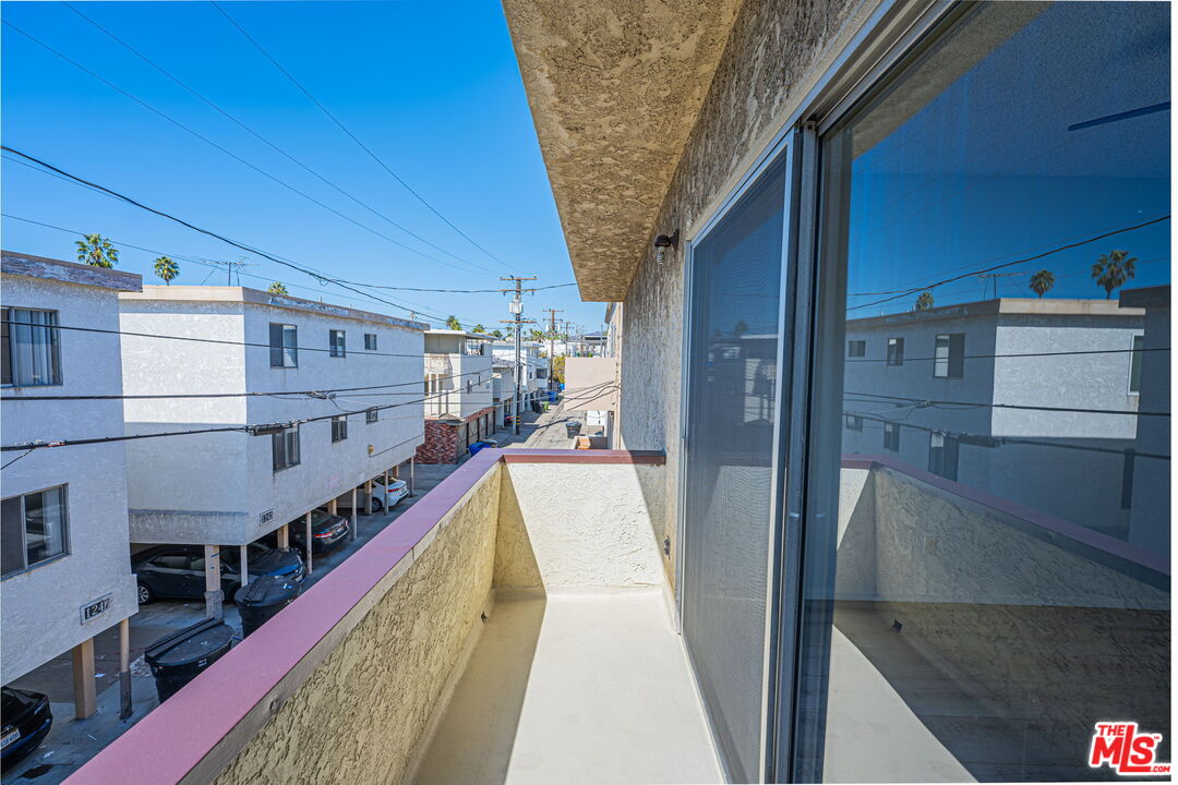 1246 Euclid St Unit: 10