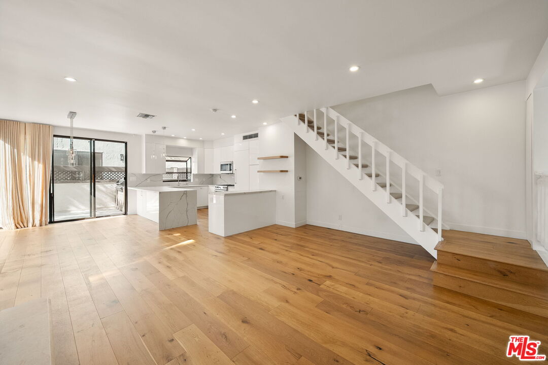 1007 Euclid St Unit: 1