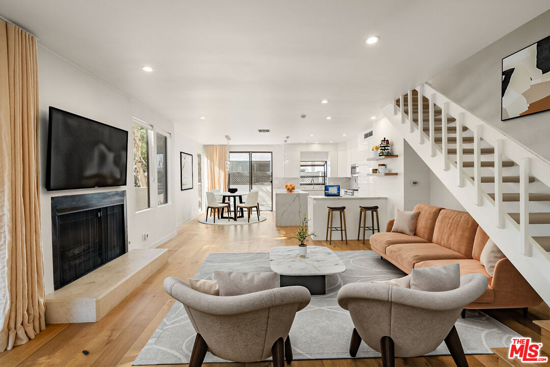 1007 Euclid St Unit: 1