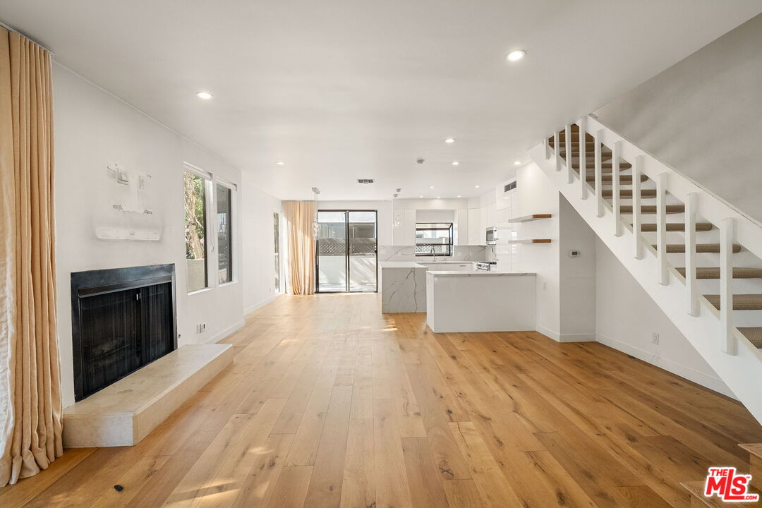 1007 Euclid St Unit: 1