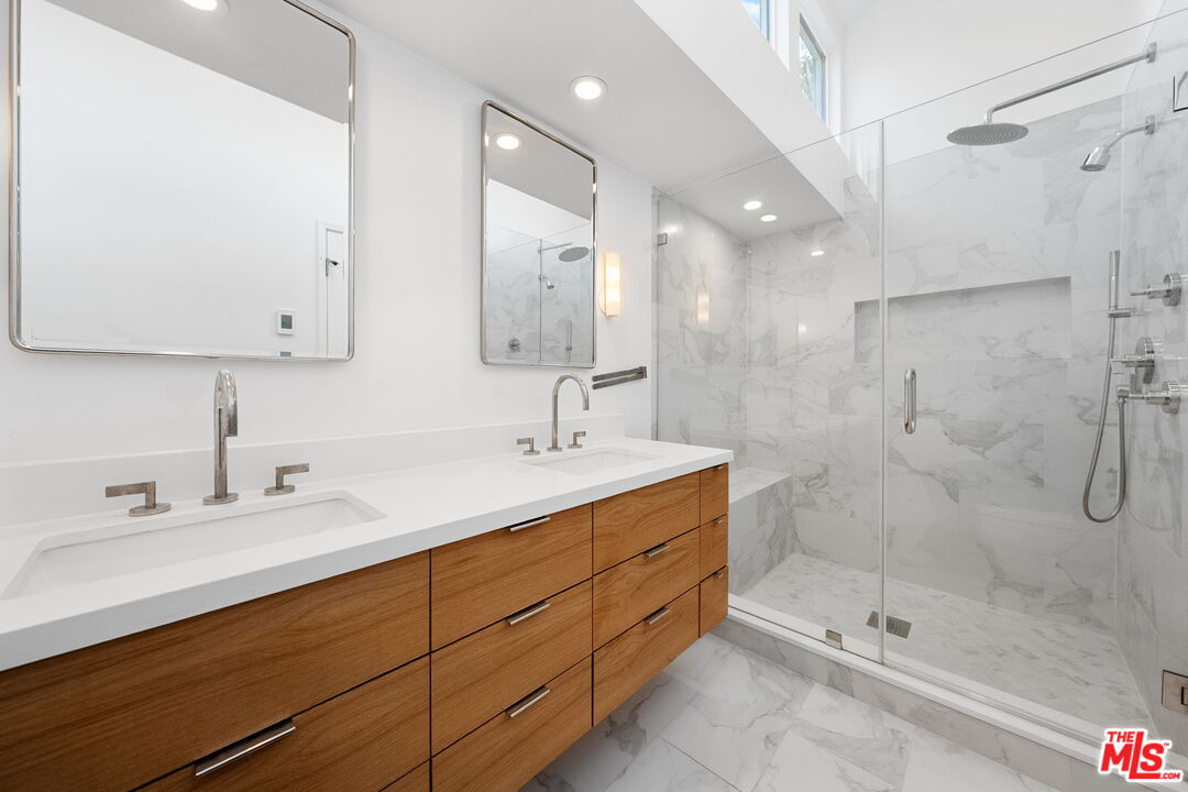 1007 Euclid St Unit: 1