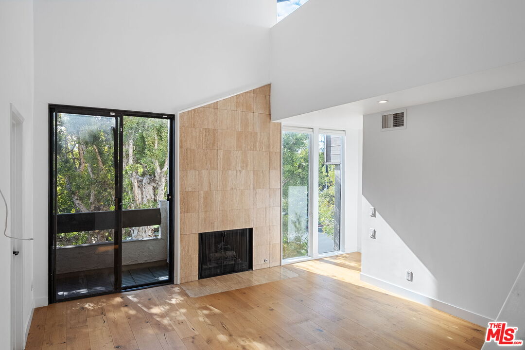 1007 Euclid St Unit: 1