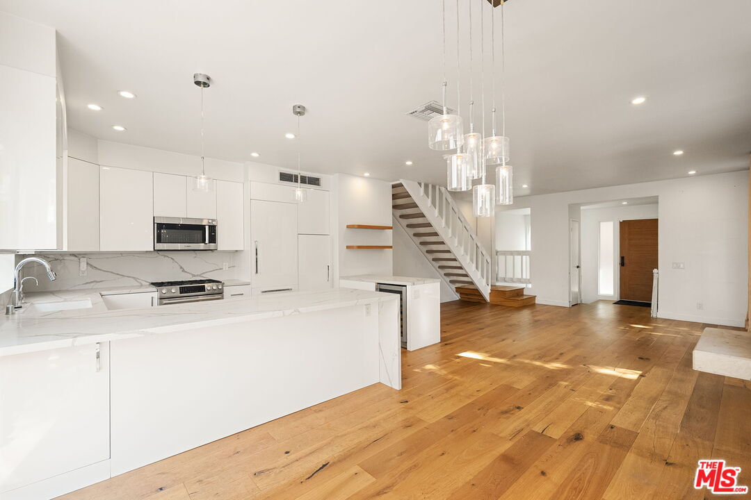 1007 Euclid St Unit: 1