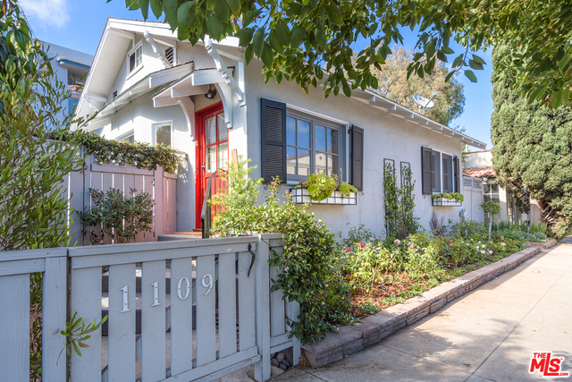1109 ARIZONA AVE