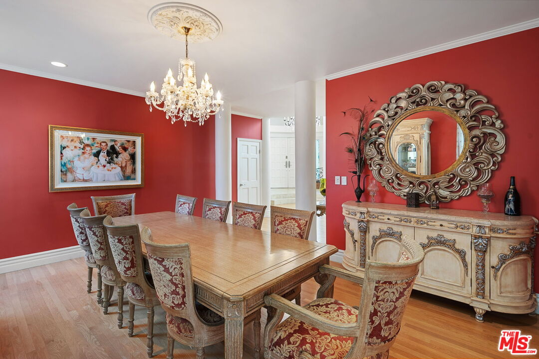 2202 San Vicente Blvd