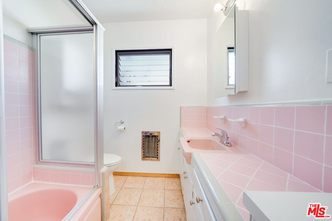 1037 11th St Unit: 9