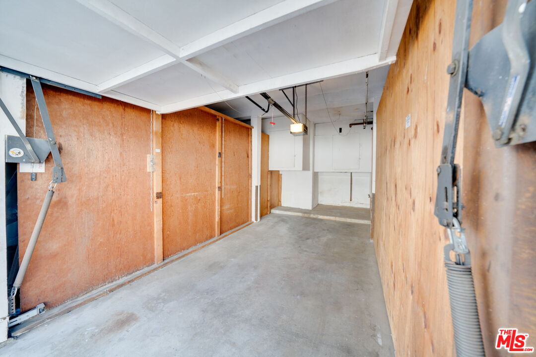 1037 11th St Unit: 9